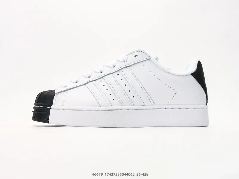 Adidas Sepatu Olahraga Serbaguna Klasik Low Top IH6679 #17437535044062