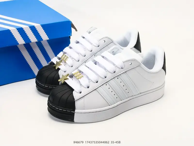Adidas Sepatu Olahraga Serbaguna Klasik Low Top IH6679 #17437535044062