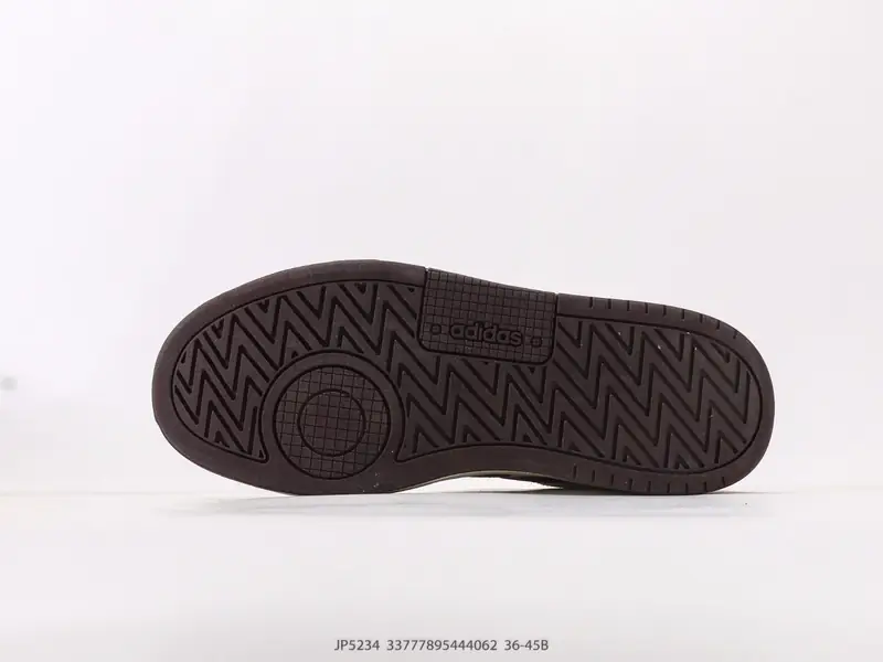 Adidas Baskets de basketball Confortable JP5234 #33777895444062