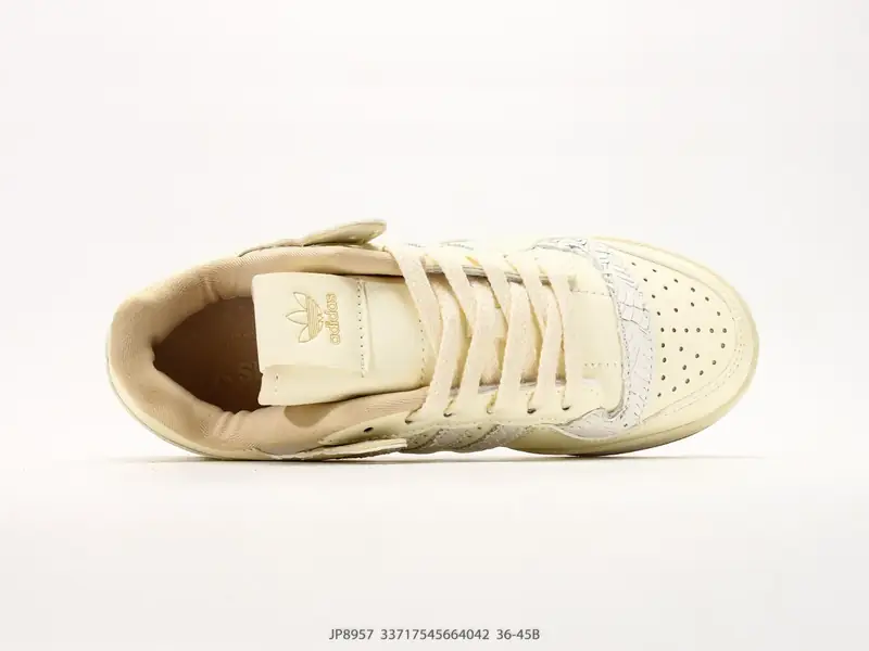 Adidas Sepatu Basket Klasik Edisi Terbatas JP8957 #3717545664042