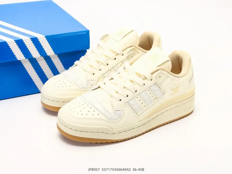 Adidas Sepatu Basket Klasik Edisi Terbatas JP8957 #3717545664042