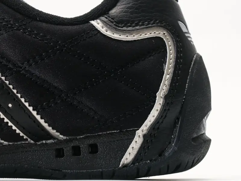 Adidas Спортивная обувь Классический JS0286 #14017665834062