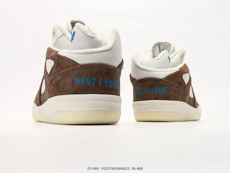 Adidas Scarpe da basket Retro Suede Comodo JS1469