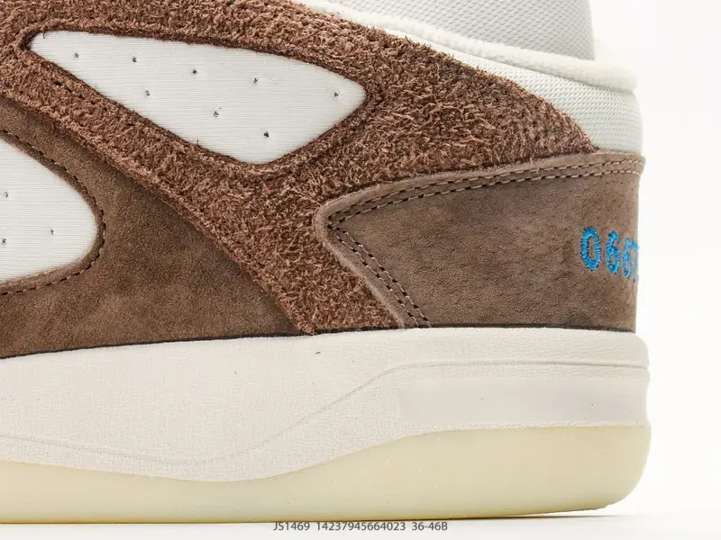 Adidas Scarpe da basket Retro Suede Comodo JS1469