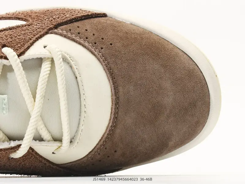 Adidas Scarpe da basket Retro Suede Comodo JS1469