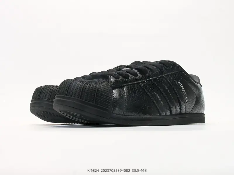 Adidas Sepatu Board Tren Klasik KI6824 #20237055394082