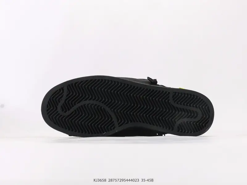 Adidas Chaussures de sport Polyvalent Classique Basse KJ3658 #28757295444023