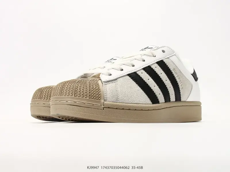 Adidas Scarpe sportive Versatile Classico Basso KJ9947 #17437035044062