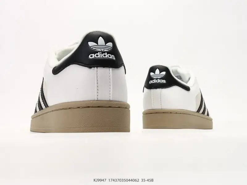 Adidas Scarpe sportive Versatile Classico Basso KJ9947 #17437035044062