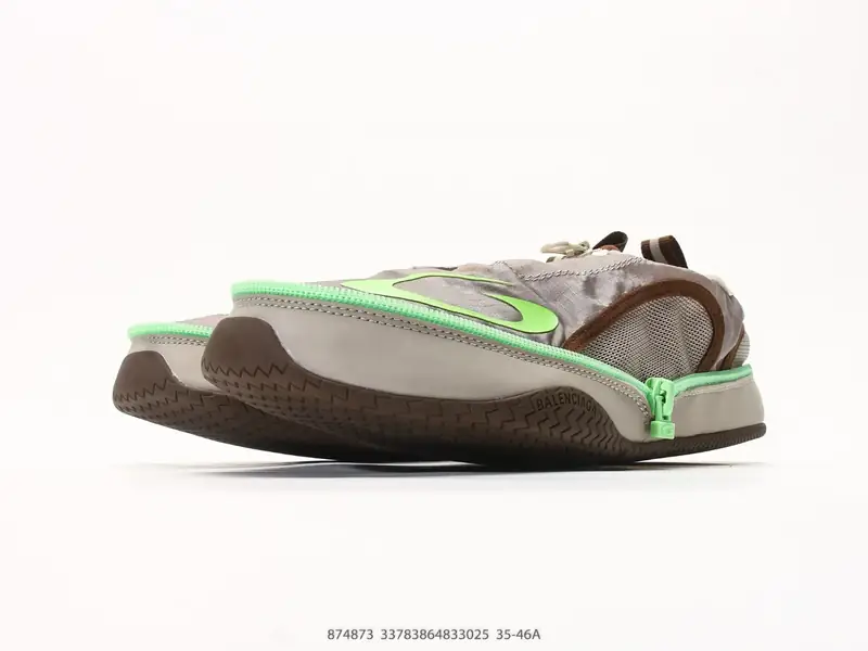 Balenciaga Sepatu Olahraga  874873 #33783864833025