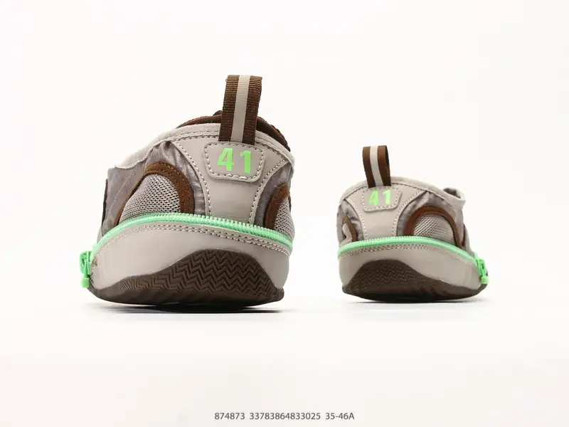 Balenciaga Sepatu Olahraga  874873 #33783864833025