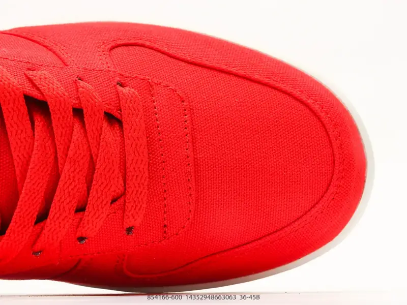 Nike Big Low 耐克 低帮 舒适柔软低邦板鞋 鞋款整体以进口帆布材质打造，搭配Swooshh Logo 854166-600 #14352948663063