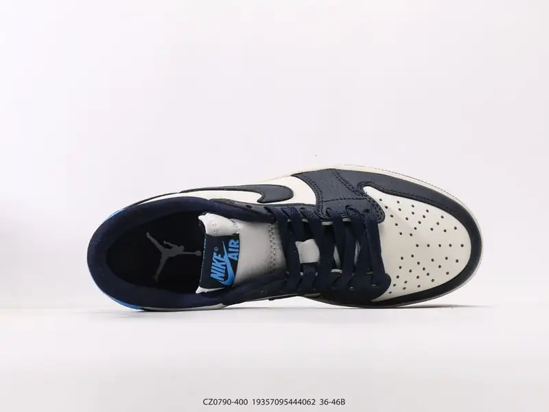 Nike Baskets de basketball Rétro Classique Basse CZ0790-400 #19357095444062