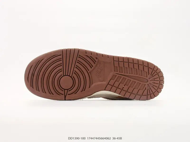 Nike Sepatu Olahraga Low Top DD1390-100 #17447445664062