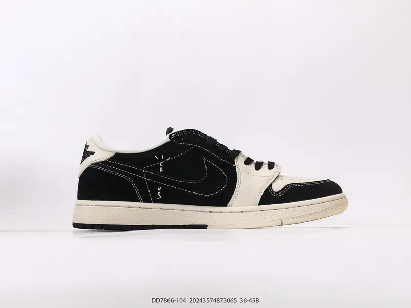 Nike Baskets de basketball Rétro Classique Basse DD7866-104 #20243574873065