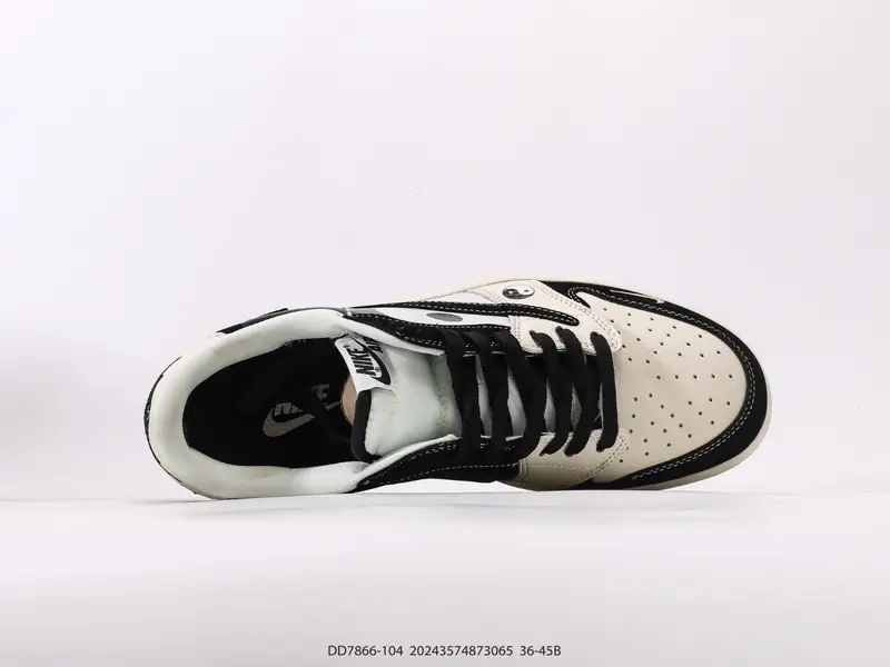 Nike Baskets de basketball Rétro Classique Basse DD7866-104 #20243574873065
