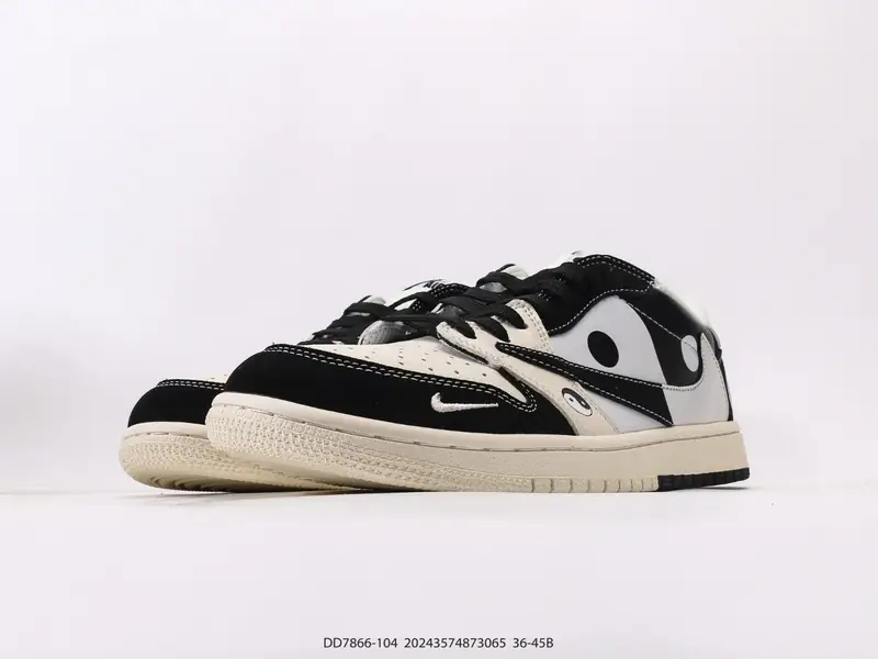 Nike Baskets de basketball Rétro Classique Basse DD7866-104 #20243574873065