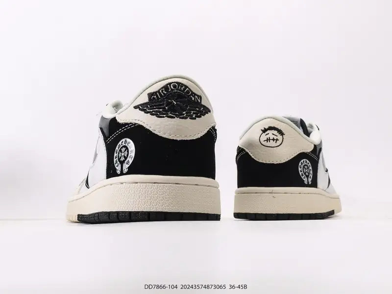 Nike Baskets de basketball Rétro Classique Basse DD7866-104 #20243574873065