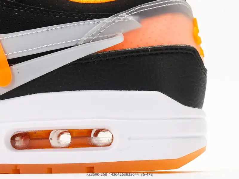 Nike Air Max 1 耐克气垫 缓震 耐磨运动鞋 鞋身材质均选择皮革 织物 麂皮多种材质覆盖 保证质感的前提下 层次感也相当不错带有开窗式 Air Max 气垫的 FZ3590-268 #14304263835044