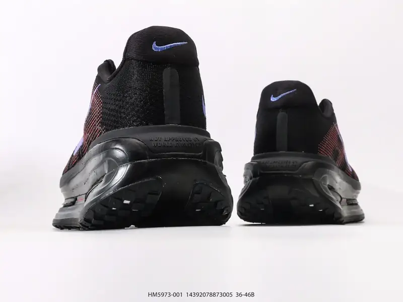 耐克NIKE ZOOM PREMIUM 运动休闲跑鞋座为耐克的“顶缓”系列，Vomero Premium上脚后的第一感受就是软弹到位，底部缓震很不错 跑步时 HM5973 #14392078873005