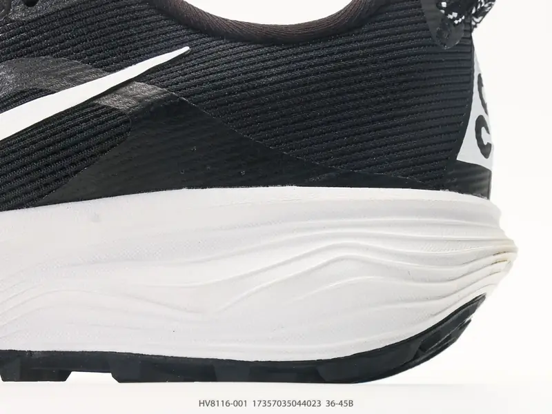 Nike ACG Zegama Trail 耐克缓震透气户外跑步鞋 #鞋款质地轻盈 耐穿透气 粘性橡胶外底铸就适合攀岩的出众抓地力，柔软的 React 泡绵 HV8116-001 #17357035044023