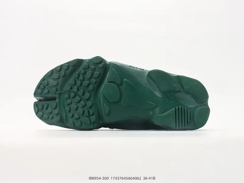 ナイキ スポーツシューズ クッション 快適 IB8954-300 #17437645664062