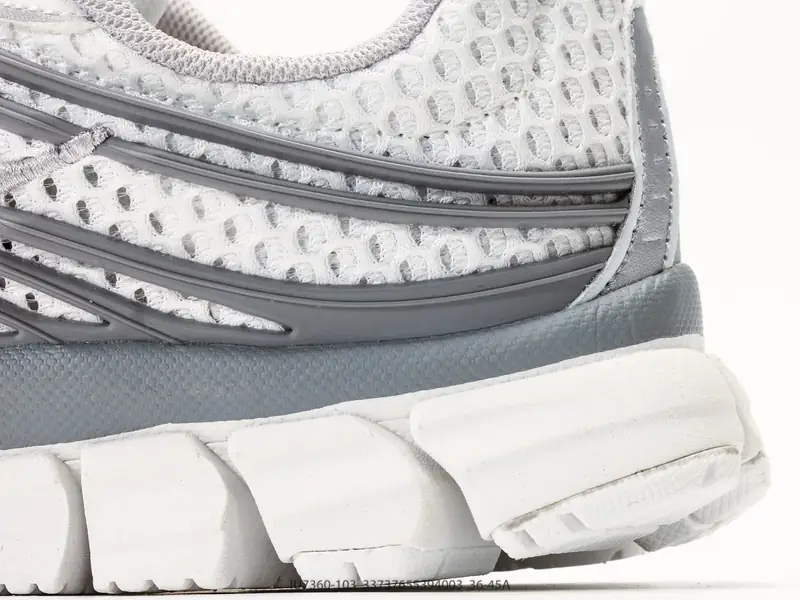 Nike Zoom Skylon 11 舒适柔软透气回弹 复古跑步鞋 网面材质看着很透气 线条的 IU7360-103 #33737655394003