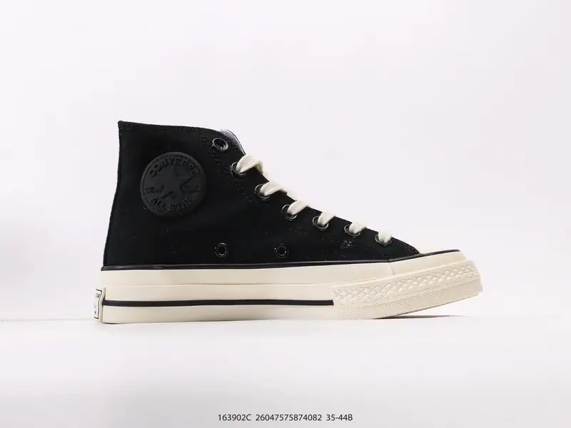 Autres Chaussures de sport Classique Collaboration 163902C #26047575874082