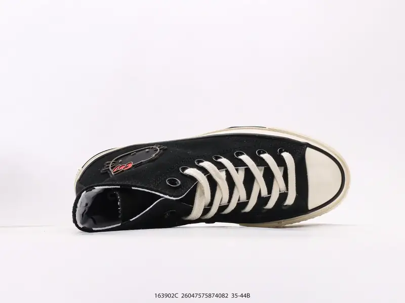Autres Chaussures de sport Classique Collaboration 163902C #26047575874082
