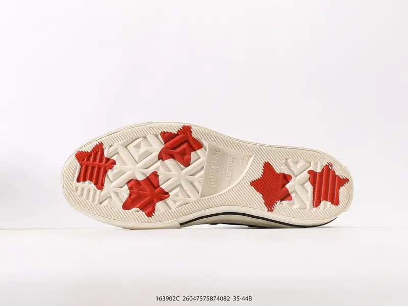 Autres Chaussures de sport Classique Collaboration 163902C #26047575874082