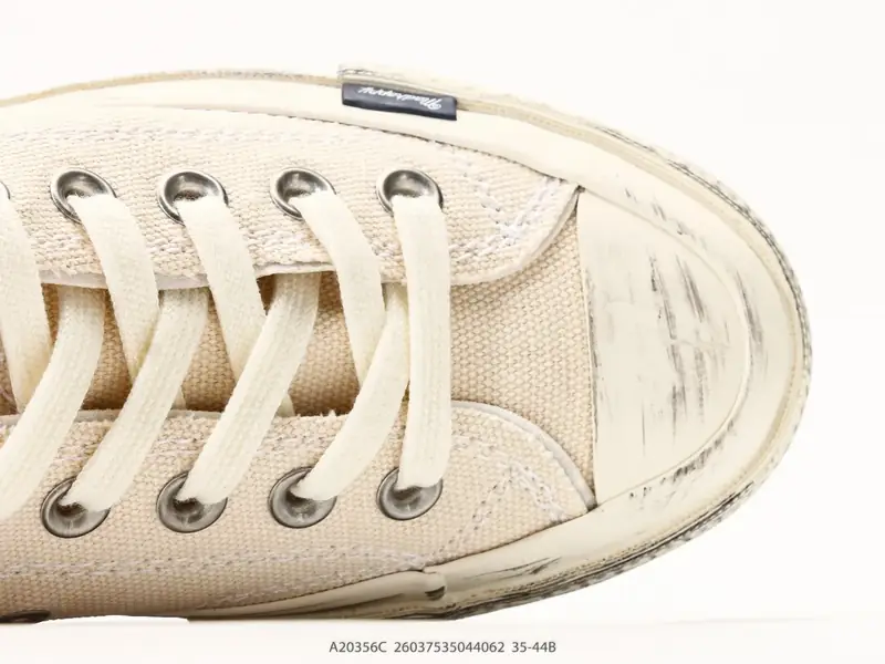 Autres Chaussures casual Rétro Classique Collaboration A20356C