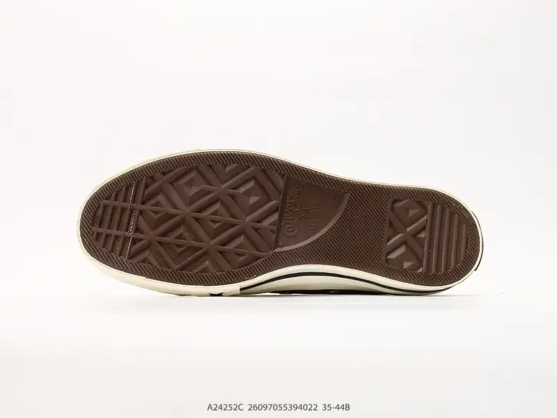 Autres Chaussures de sport Classique Basse A24252C