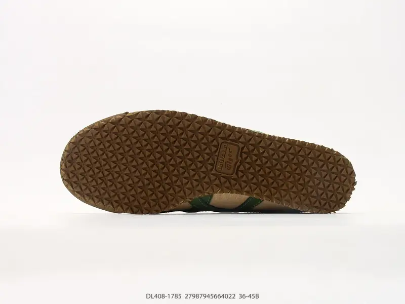 Onitsuka Tiger MEXICO 66 百搭单品 板鞋 MEXICO 66是鬼冢虎旗下最经典的款式，李小龙最喜欢的 DL408-1785 #27987945664022