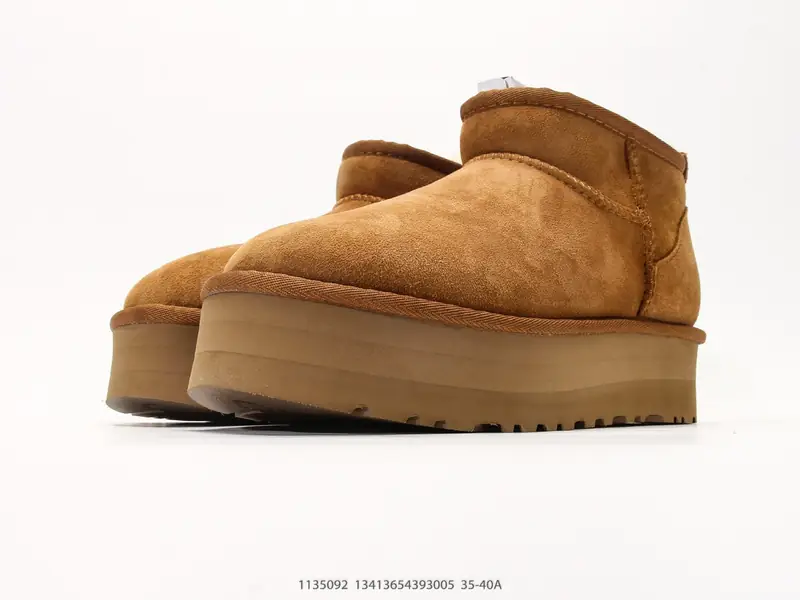 UGG Chaussures de sport Semelle épaisse 1135092