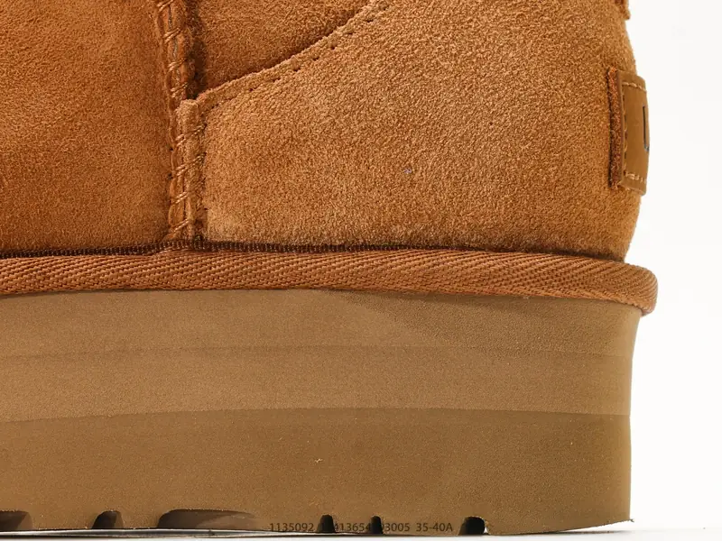 UGG Chaussures de sport Semelle épaisse 1135092