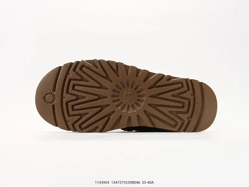 UGG Chaussures de sport  1143954 #13472755398046