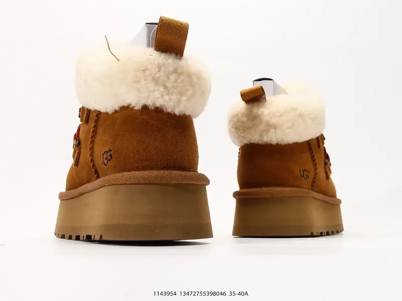 UGG Chaussures de sport  1143954 #13472755398046