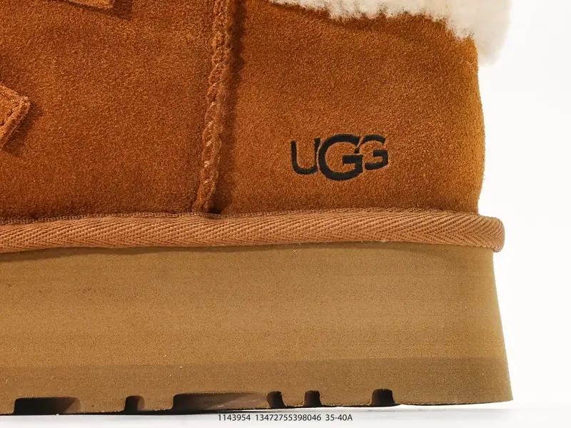 UGG Chaussures de sport  1143954 #13472755398046